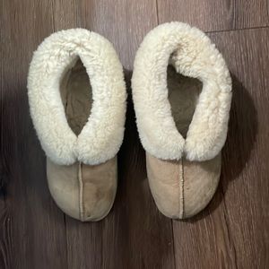 Womens slippers